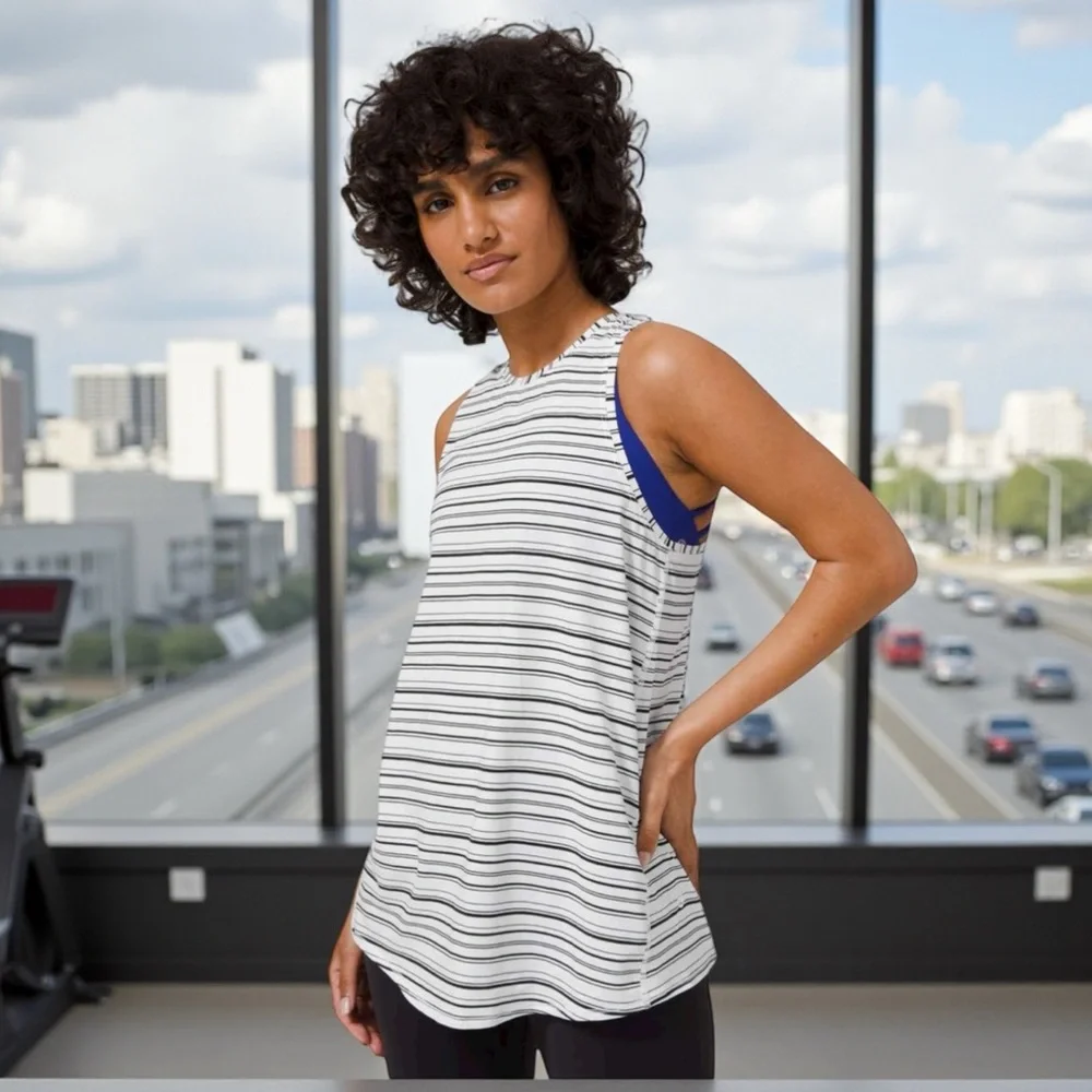Lululemon All Tied Up Tank in Cut Back Stripe White Black Sz 8